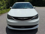 Used 2022 Chrysler Voyager LX image 3