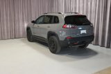 Used 2019 Jeep Cherokee Trailhawk image 3