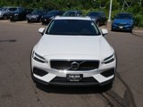Used 2020 Volvo V60 T5 Cross Country image 2