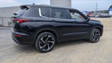 Used 2022 Mitsubishi Outlander ES image 3
