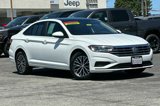 Used 2019 Volkswagen Jetta SE image 2