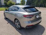 Used 2021 Maserati Levante image 3