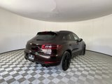 Used 2018 Porsche Macan Turbo image 5