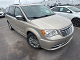Used 2016 Chrysler Town & Country Touring-L image 3