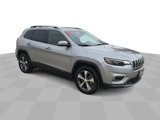 Used 2019 Jeep Cherokee Limited w/ Luxury Group image 2