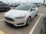 Used 2016 Ford Focus Titanium image 2