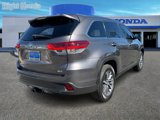 Used 2019 Toyota Highlander XLE image 4