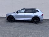 Used 2022 Volkswagen Tiguan SE R-Line image 2