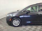 Certified 2022 Chrysler Pacifica Touring-L image 2