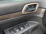 Used 2017 Jeep Grand Cherokee Overland image 2