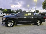 Used 2019 Nissan Titan SV image 3