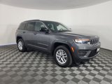 Used 2025 Jeep Grand Cherokee Laredo X image 2