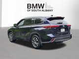Used 2022 Toyota Highlander XLE image 5