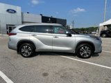 Used 2022 Toyota Highlander XLE image 3