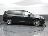 Used 2022 Chrysler Pacifica Touring-L image 3