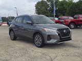 Used 2021 Nissan Kicks SV image 2
