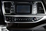 Used 2017 Toyota Highlander LE image 4