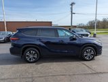 Used 2021 Toyota Highlander XLE image 2