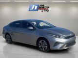Used 2023 Kia Forte LXS w/ LXS Technology Package image 3