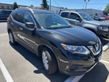 Used 2017 Nissan Rogue SV image 3
