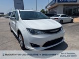 Used 2017 Chrysler Pacifica Limited image 2