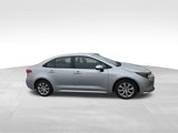 Used 2022 Toyota Corolla LE image 4