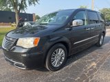 Used 2016 Chrysler Town & Country Touring-L w/ Driver Convenience Group image 3