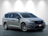 Used 2022 Chrysler Pacifica Touring-L image 2
