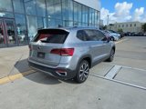 Used 2023 Volkswagen Taos SE w/ Panoramic Sunroof Package image 5