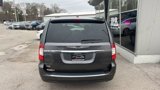 Used 2016 Chrysler Town & Country Touring image 4