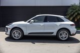 Certified 2025 Porsche Macan image 2
