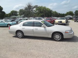 Used 2006 Lincoln Town Car Signature Limited image 4