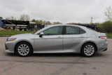 Used 2018 Toyota Camry LE image 2