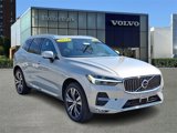 Used 2022 Volvo XC60 B5 Inscription image 3
