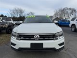 Used 2018 Volkswagen Tiguan SE w/ Panoramic Sunroof Package image 2