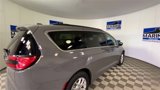 Used 2022 Chrysler Pacifica Touring-L image 2