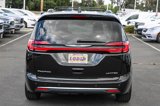 Used 2023 Chrysler Pacifica Limited image 3