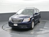 Used 2016 Chrysler Town & Country Touring image 5