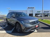 Used 2022 Volkswagen Tiguan SE image 2