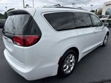 Used 2019 Chrysler Pacifica Limited image 5