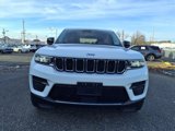 Used 2022 Jeep Grand Cherokee Laredo w/ Luxury Tech Group I image 2