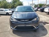 Used 2020 Chrysler Pacifica Touring image 5