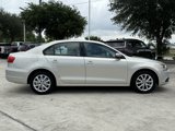 Used 2011 Volkswagen Jetta SE image 3