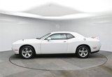Used 2015 Dodge Challenger SXT image 2
