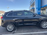 Used 2017 Jeep Cherokee Overland image 3