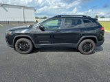 Used 2023 Jeep Cherokee Altitude Lux image 2