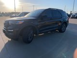 Used 2022 Ford Explorer XLT w/ Equipment Group 202A image 3