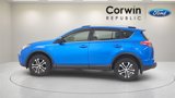 Used 2018 Toyota RAV4 LE image 4