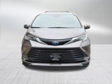 Used 2023 Toyota Sienna XLE image 2