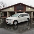 Used 2020 Chrysler Pacifica Touring w/ Advanced Safetytec Group image 2